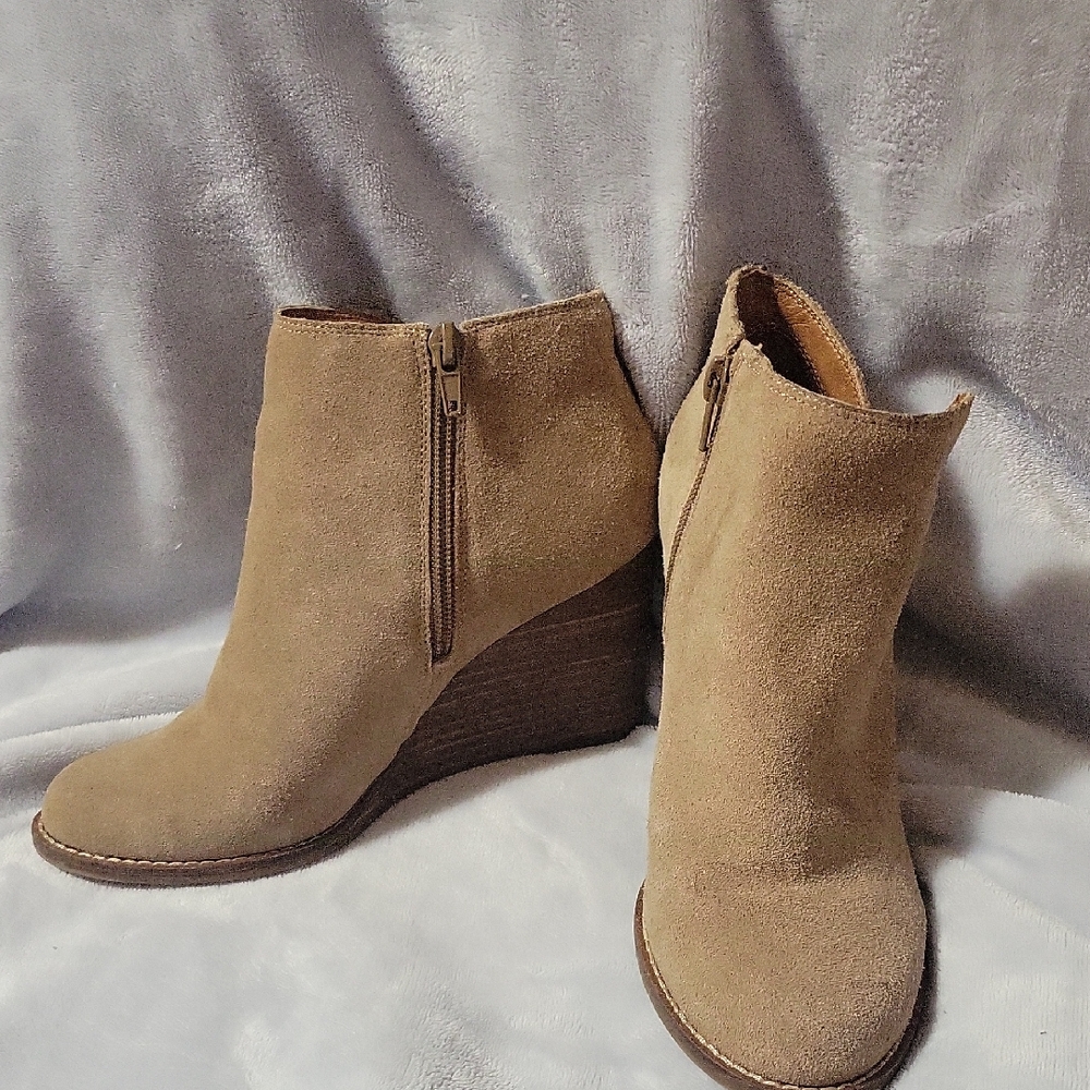 Lucky Brand Tan Ankle Booties with Wedge Heel